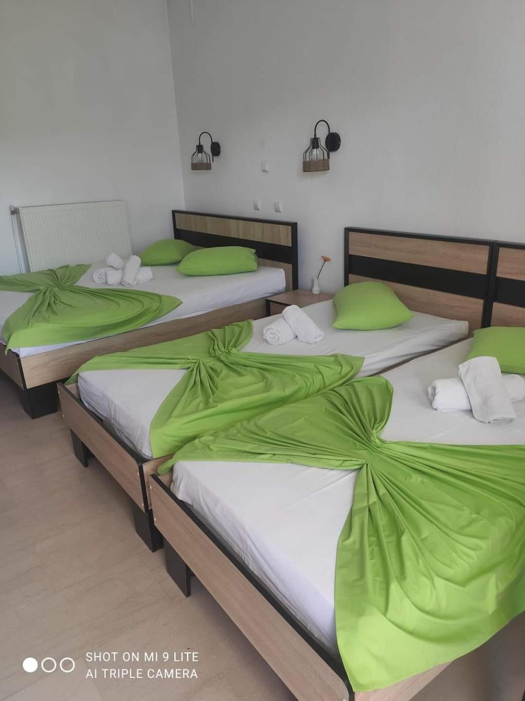 Guesthouse Zografia วราสนา ภายนอก รูปภาพ