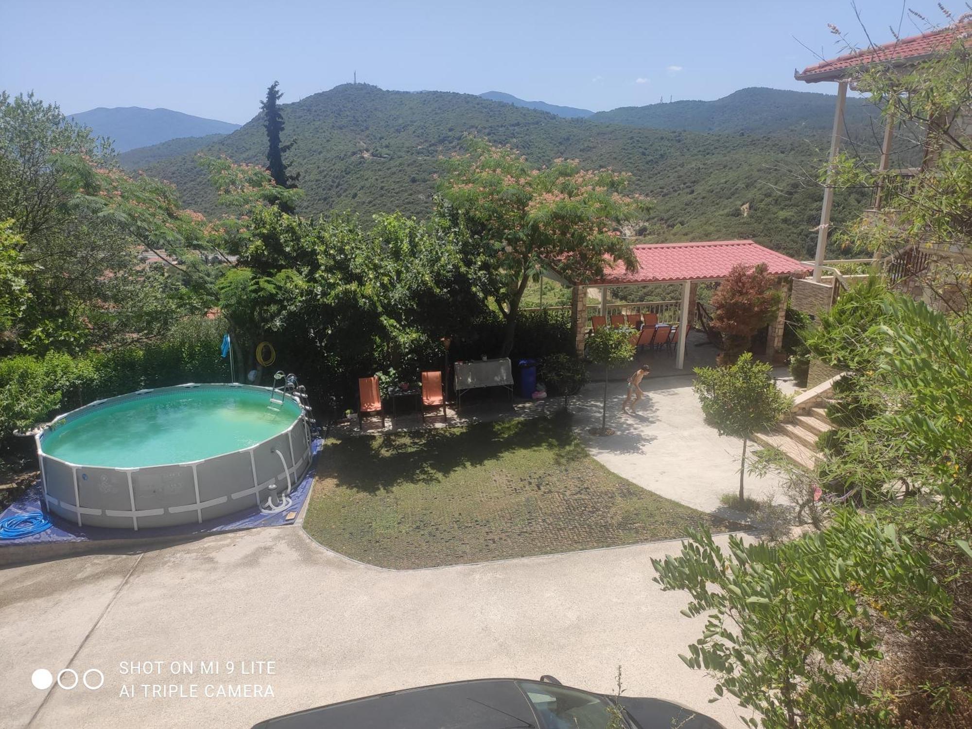 Guesthouse Zografia วราสนา ภายนอก รูปภาพ