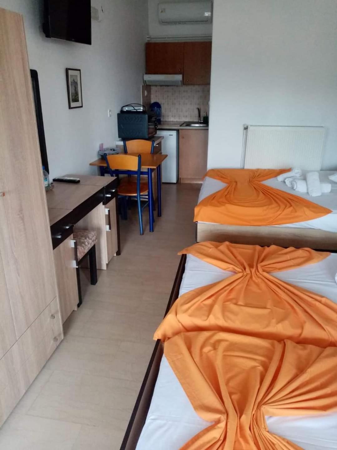 Guesthouse Zografia วราสนา ภายนอก รูปภาพ