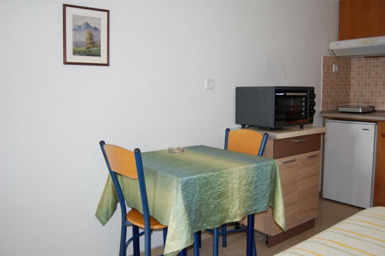 Guesthouse Zografia วราสนา ภายนอก รูปภาพ