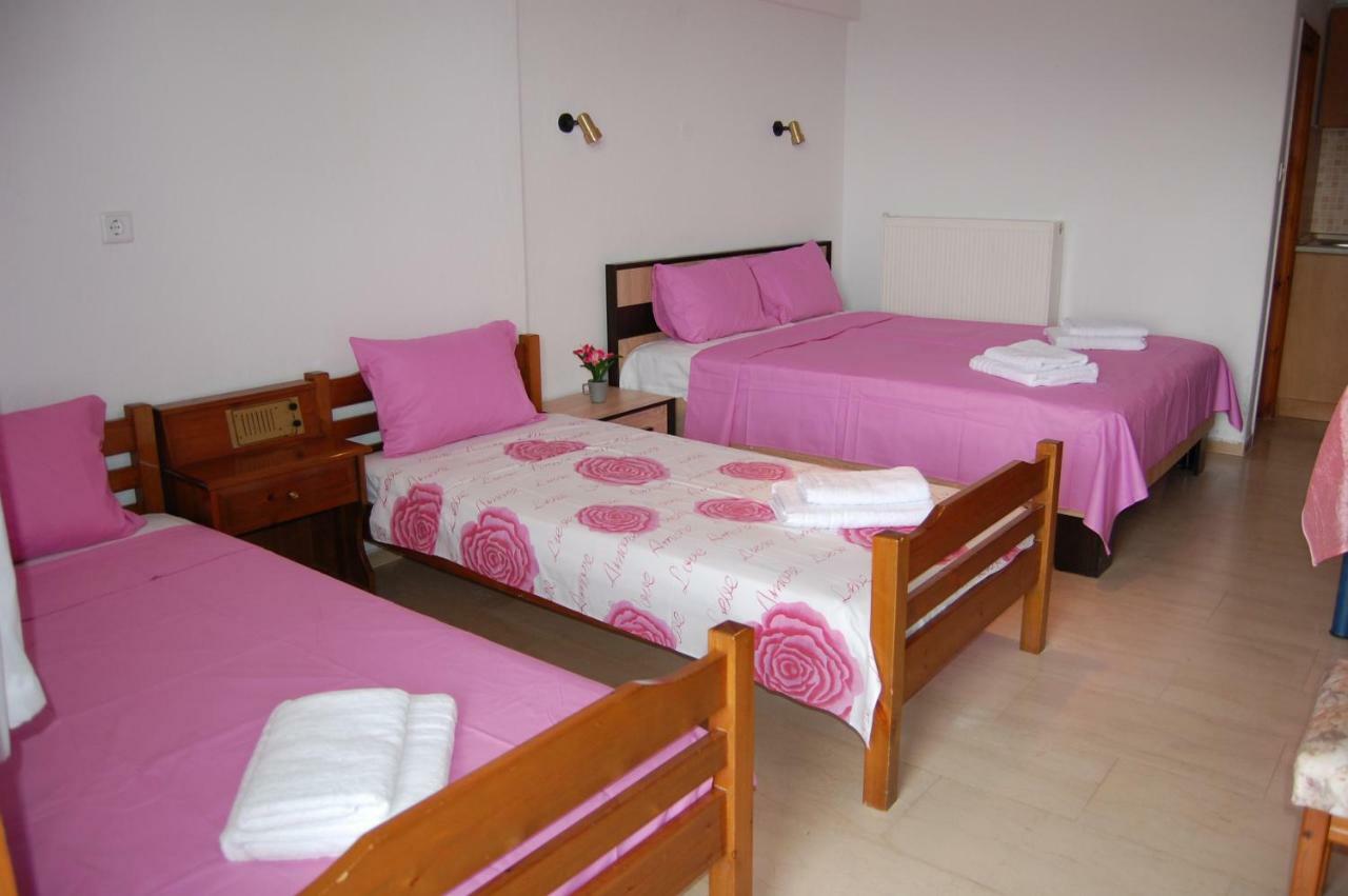 Guesthouse Zografia วราสนา ภายนอก รูปภาพ