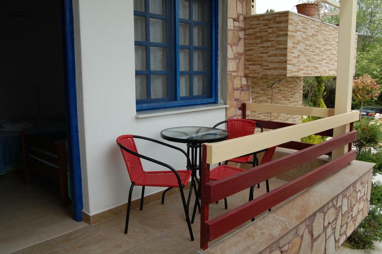 Guesthouse Zografia วราสนา ภายนอก รูปภาพ