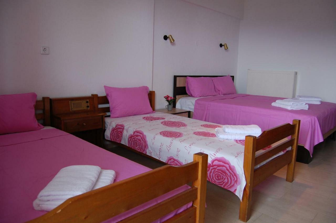 Guesthouse Zografia วราสนา ภายนอก รูปภาพ