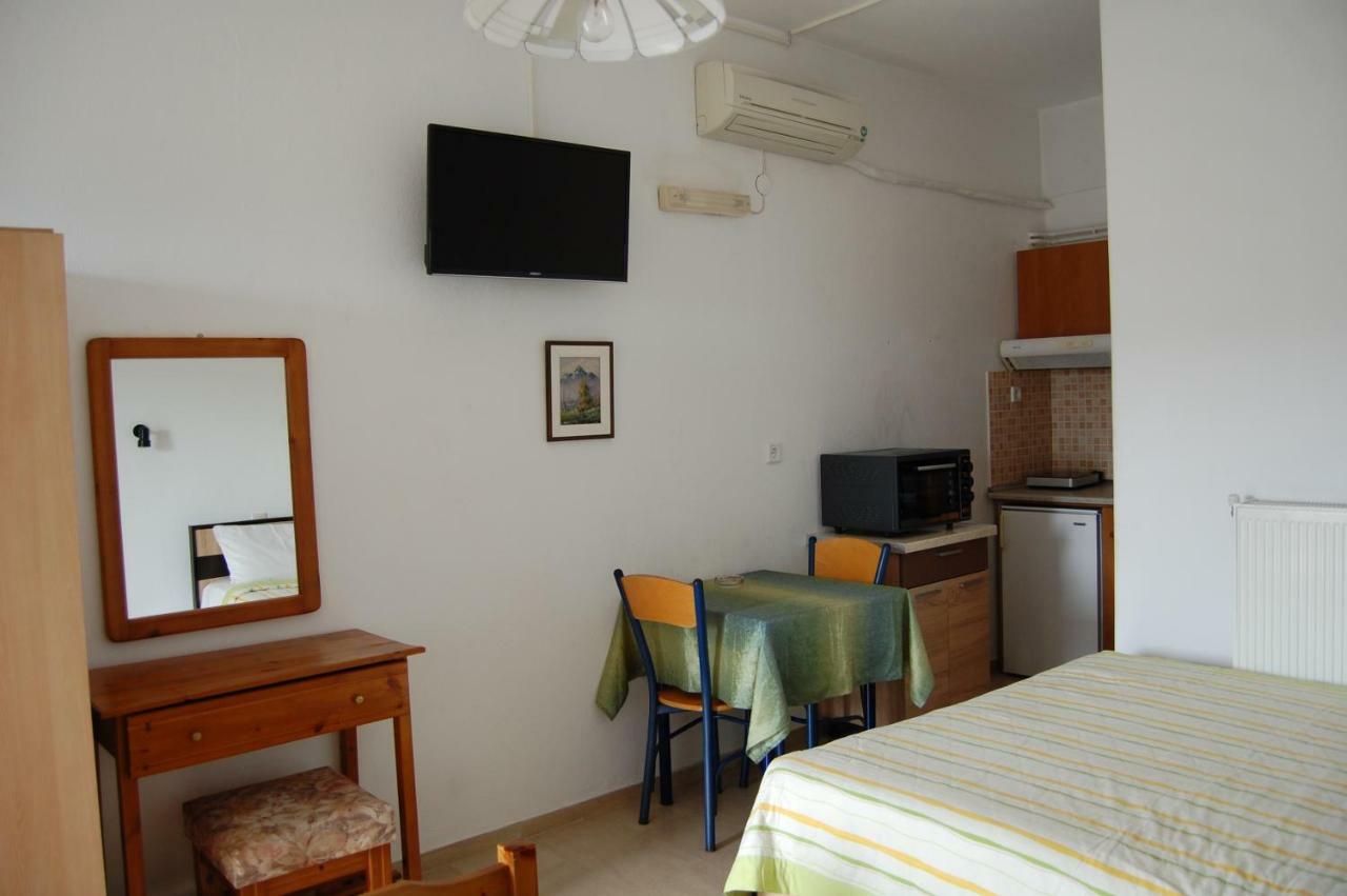 Guesthouse Zografia วราสนา ภายนอก รูปภาพ