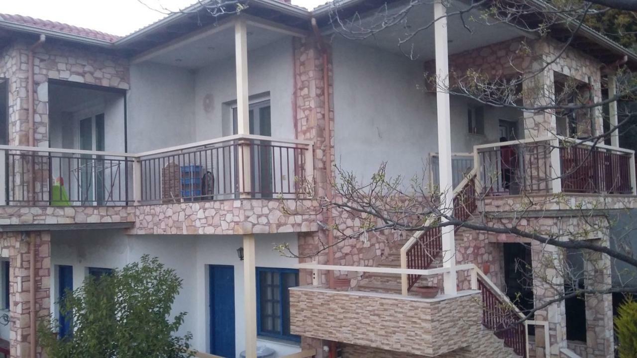 Guesthouse Zografia วราสนา ภายนอก รูปภาพ