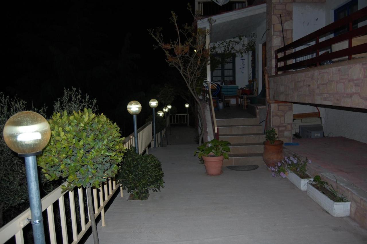 Guesthouse Zografia วราสนา ภายนอก รูปภาพ
